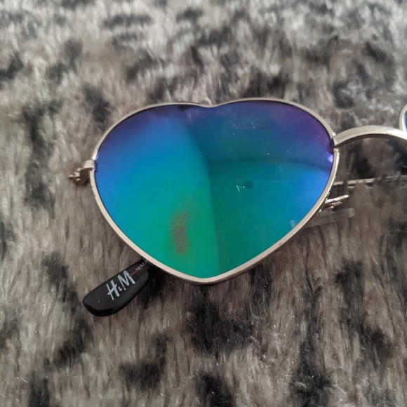 Sunglasses - Picture 3 of 7